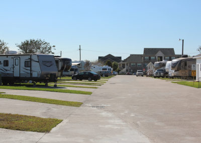 wide concrete driveways large rv spaces rv park port arthur