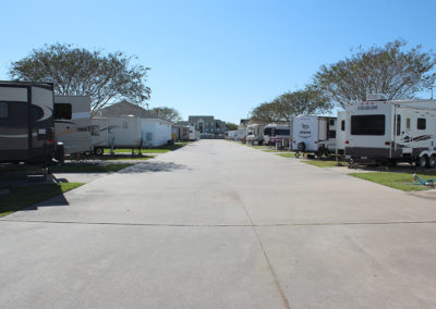 wide concrete driveways large rv spaces rv park port arthur